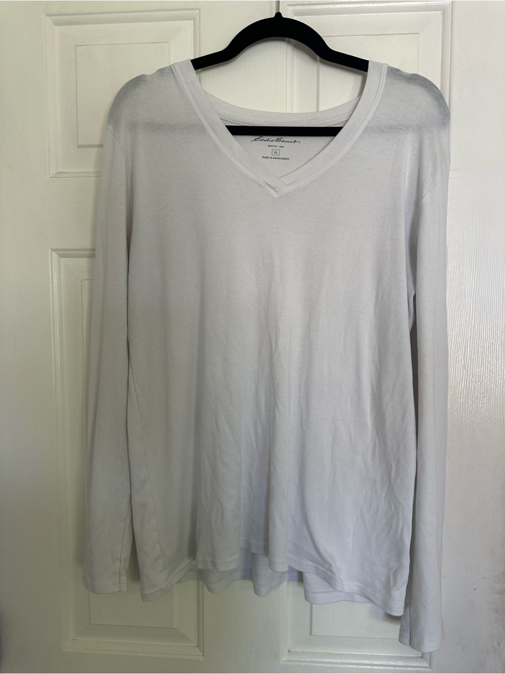 Eddie Bauer Women's White V-Neck Long Sleeve Tee Sz XL